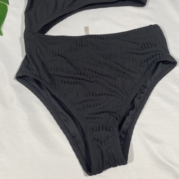 NWT Shade & Shore [ Medium ] Ribbed Cut Out One Piece Swimsuit in‎ Black - Picture 6 of 11
